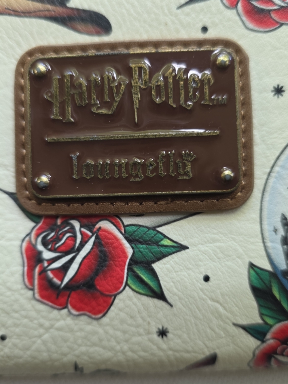 Harry Potter Loungefly Cream Wallet with Red Rose Print - Picture 2 of 10